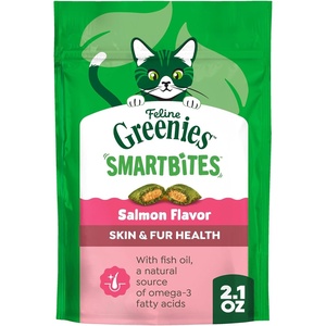 Greenies Feline Smartbites Skin & Fur Health Cat Treats, Chicken, 4.6 oz | Fish oil & ground flaxseed, omega-3 fatty acids, no artificial flavors/preservatives, under 2 cal/treat, crunchy & soft(Salmon)